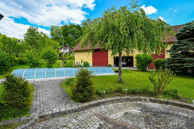Tolles Anwesen mit großem Grundstück in schöner Lage am Inn - mit Gewerbeeinheit