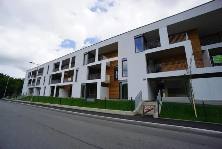 TIEFGARAGENPLATZ IN STRASSGANG ZU VERMIETEN!