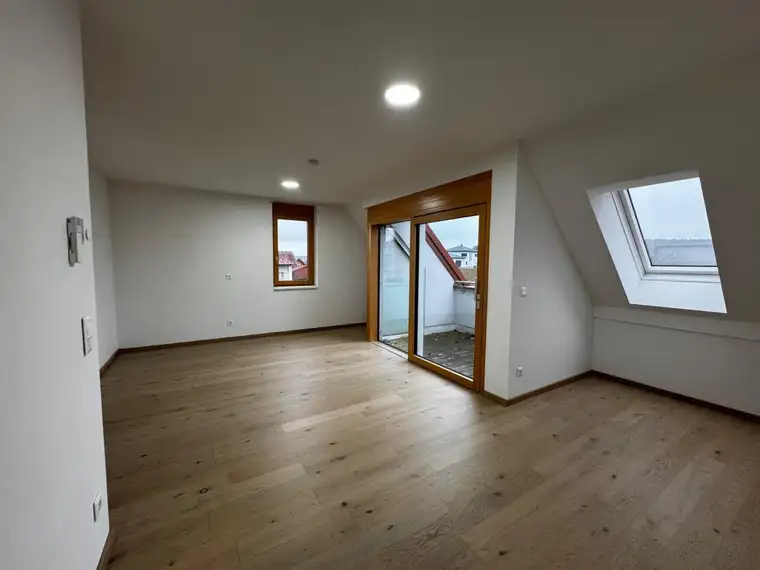 ZEHENSDORF - NEUBAU - TOLLE klimatisierte 3-ZIMMER-WOHNUNG - 65 m² - BALKON
