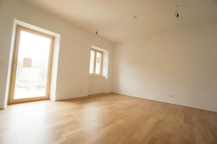 Moderne 3-Zimmer-Wohnung mit Terrasse AB JULI