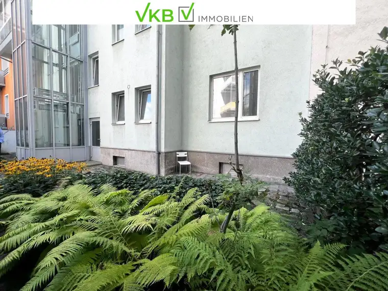 Helle und geräumige 3 - Zimmer Wohnung in guter Lage mit großzügiger Dachterrasse und Lift