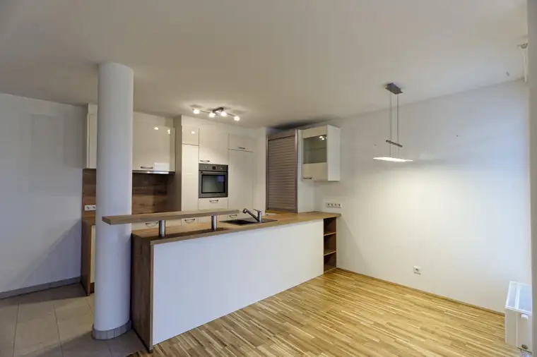 Zentrale Wohnung mit Balkon - 75 m²