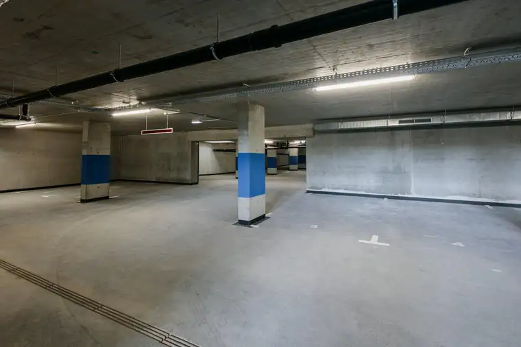 Kfz-Tiefgaragenstellplätze an Wiener Stadtgrenze