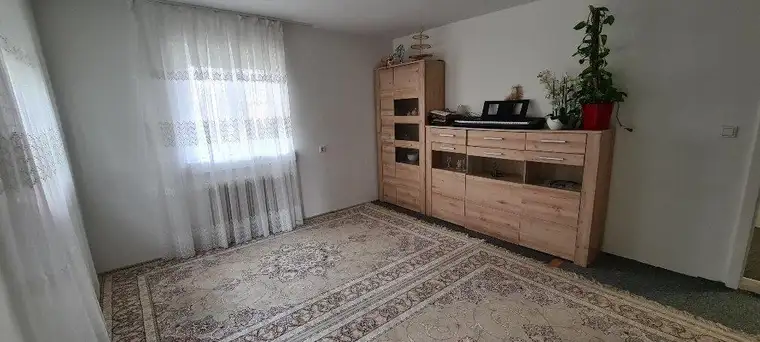 MIETWOHNUNG Nähe Stadt mit Balkon
