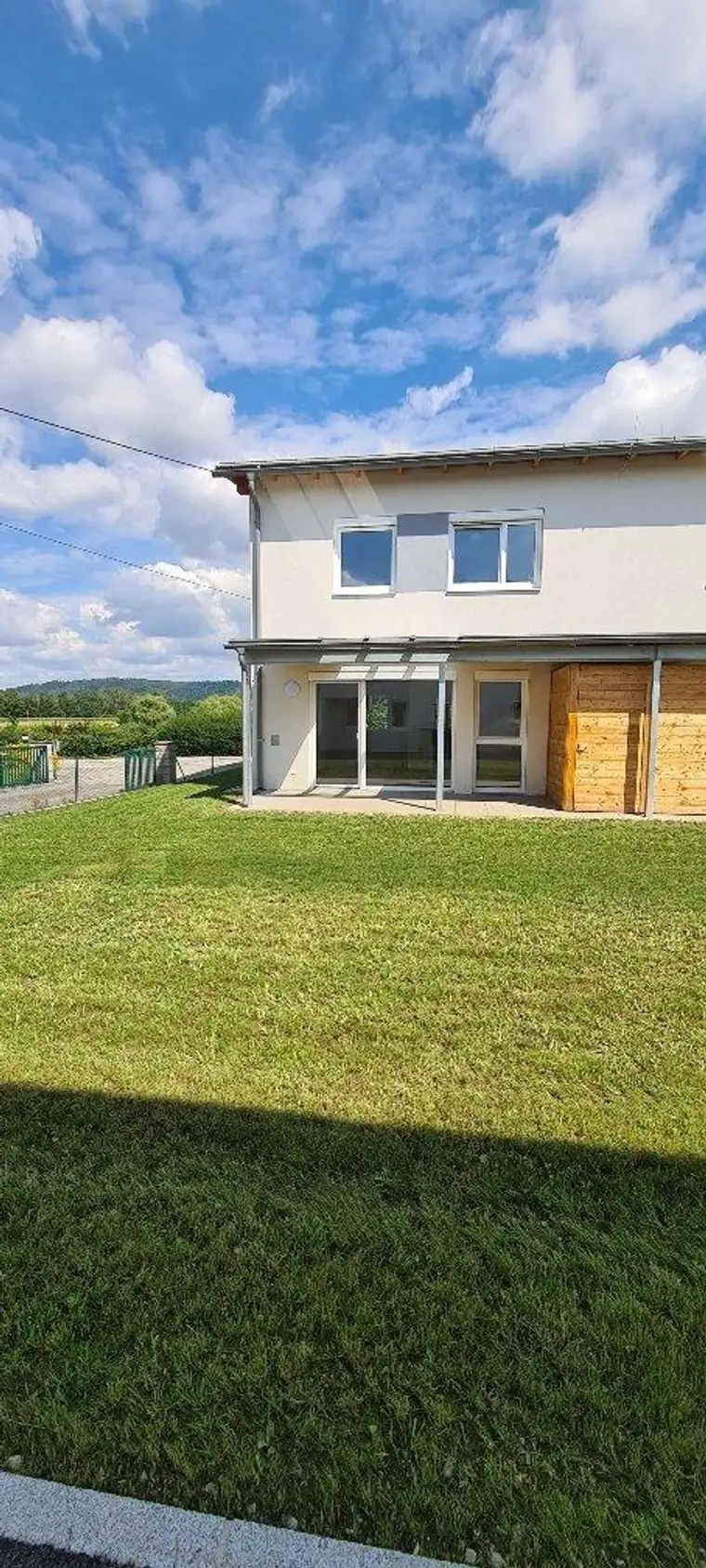 Moderne Doppelhaushälfte in ökologischer Bauweise - familienfreundliche Lage