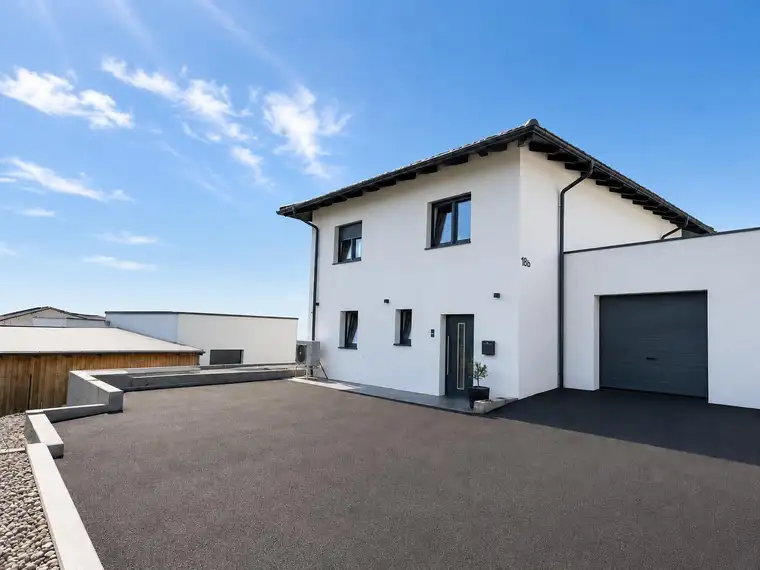 Große NEUBAU-Doppelhaushälfte in schöner Lage