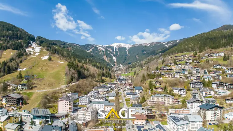 Investieren Sie in Ihr Traumobjekt: Appartementhaus mit großem Potenzial im Zentrum von Zell am See!