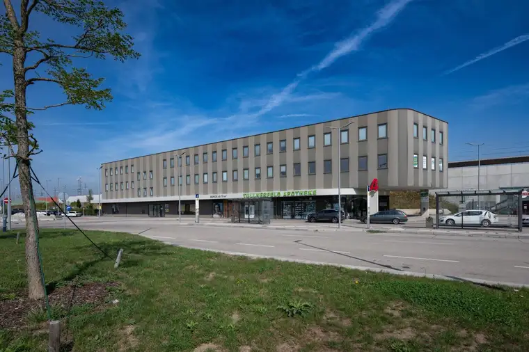 Helles Büro direkt beim Tullnerfelder Bahnhof - *14 Minuten nach Wien*