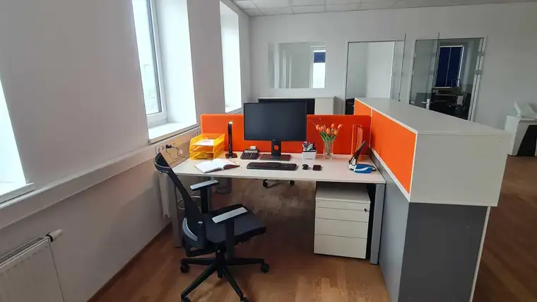 Moderne Bürofläche in bester Lage MÖBLIERT zu vermieten!