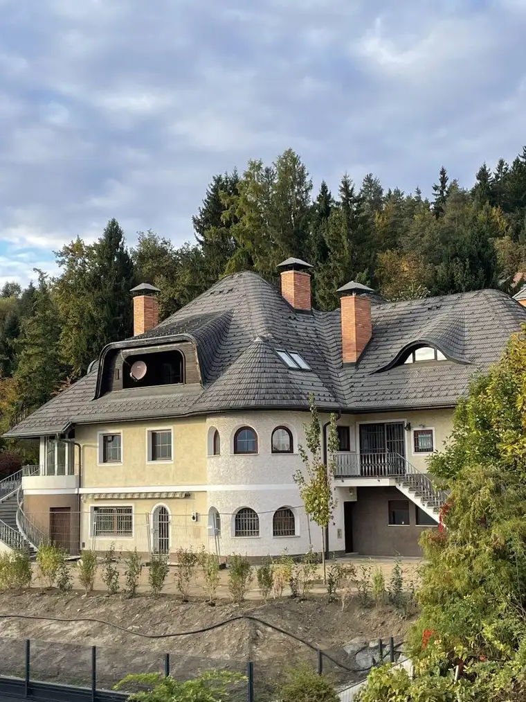VILLA am Kreuzbergl, exklusive Lage 2-3 Wohneinheiten möglich!