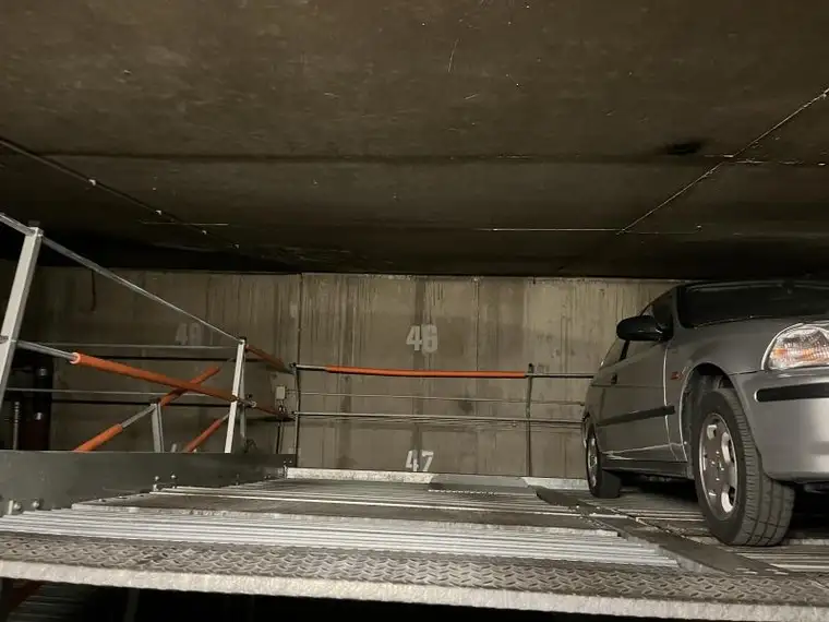 Duplexparkplatz im Zentrum