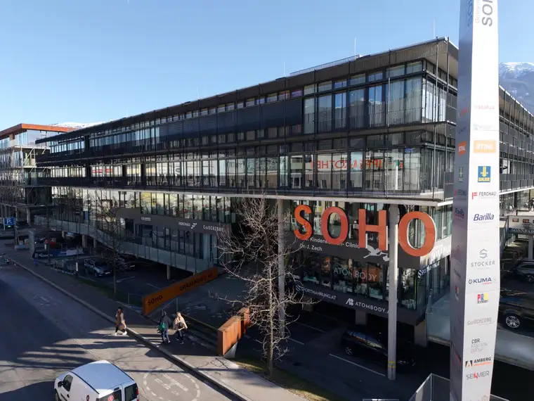 ansprechende Ausstellungs-/Präsentationsflächen in Autobahnnähe in Innsbruck-Ost