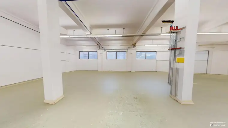 rund 1000 m² Lagerhalle optional mit Büro in Völs - H3