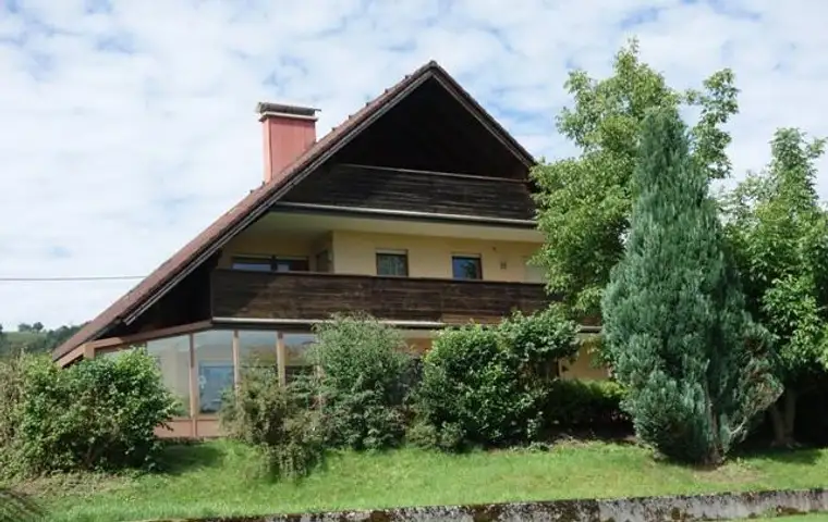 Geräumiges Mehrfamilienhaus mit Seeblick-in 2 Wohnungen teilbar