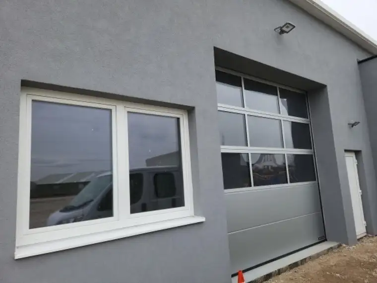 Top-Location: Vielseitig nutzbare Gewerbehalle in Wiener Neustadt