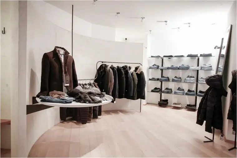 Exklusives Geschäftslokal, mit ca. 200 m² Verkaufsfläche, in Top-Lage von Zell am See!