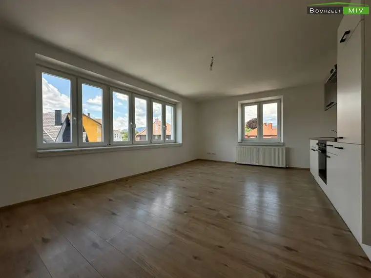 geräumige Wohnung mit Küche &amp; Parkplatz direkt vor dem Wohnhaus
