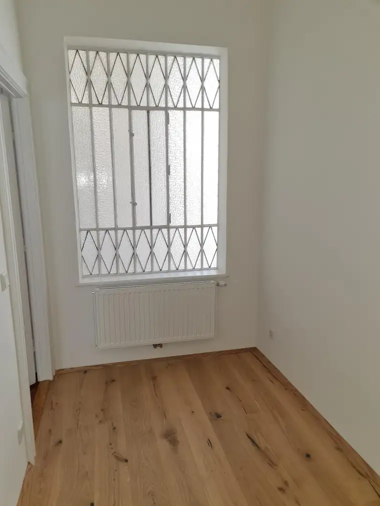 Helles Büro U4 Schönbrunn