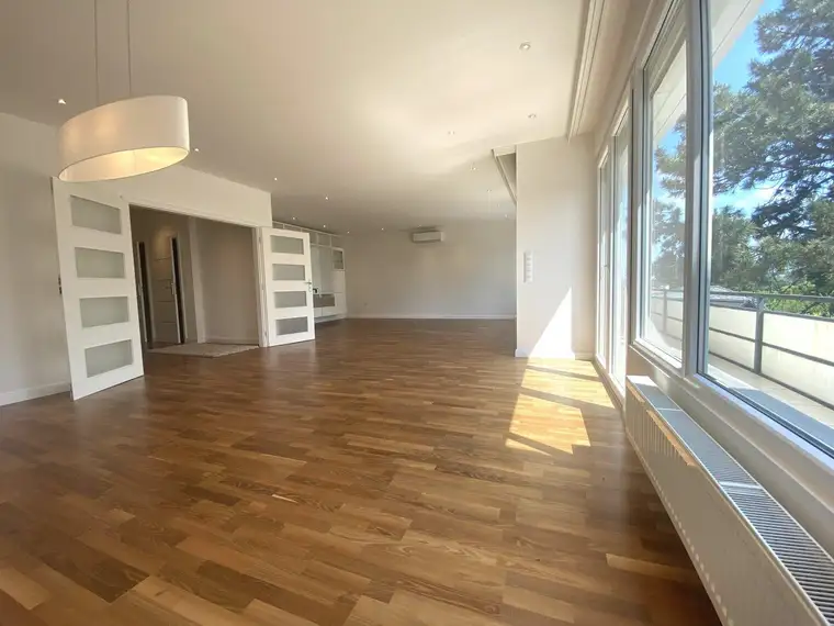 Perfekt für Familien - Elegante Terrassenwohnung mit Blick ins Grüne