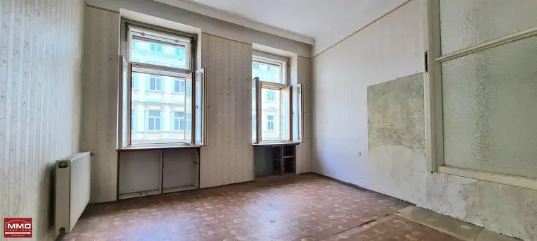 SANIERUNGSBEDÜRFTIGE WOHNUNG DIREKT BEIM HANNOVERMARKT!