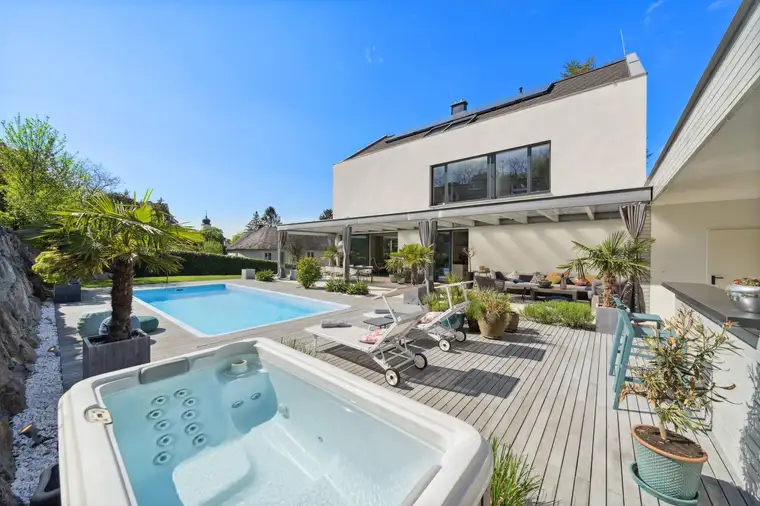 Außergewöhnliche Villa im mediterranen Stil am Bisamberg