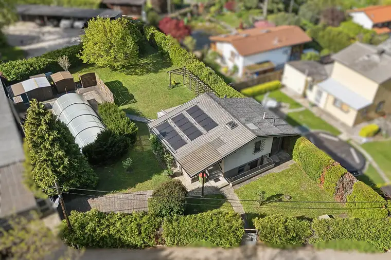 Idyllisches Grundstück mit Altbestand: Perfekte Lage zum Träumen und Gestalten