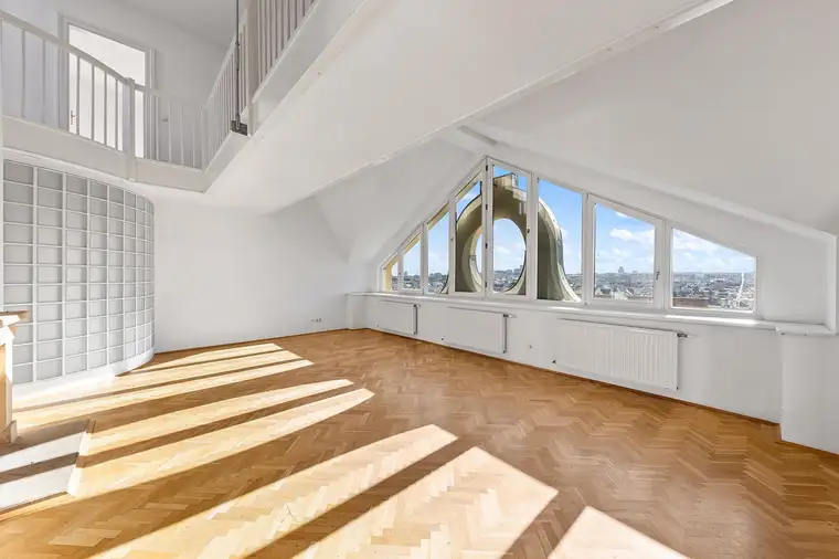 Exklusive Altbau-Maisonette mit Charme und Dachterrasse
