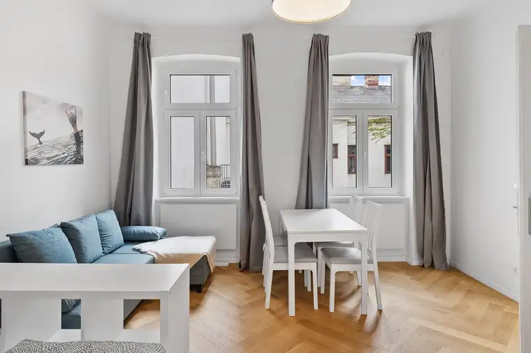 Stilvolle, kürzlich sanierte 1-Zimmer-Wohnung in zentraler Lage