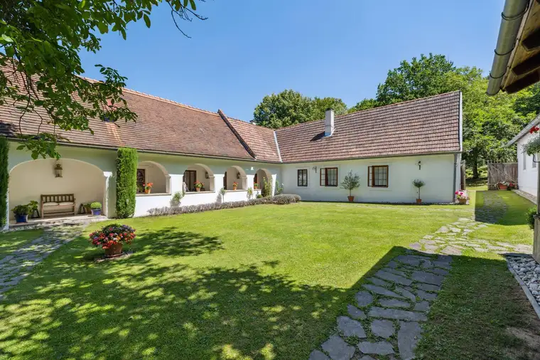 Exquisites Anwesen mit prachtvollem Garten, Badeteich und atemberaubender Naturkulisse