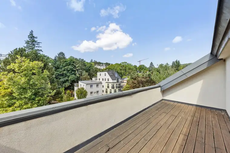 Exklusives Einfamilienhaus im Nobelviertel mit Garten und Sauna