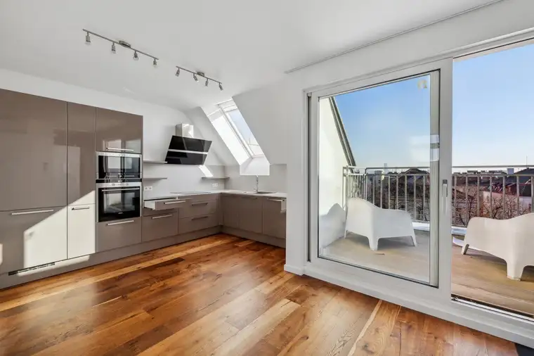 Moderne Penthouse-Wohnung mit freiem Ausblick und Privatsphäre