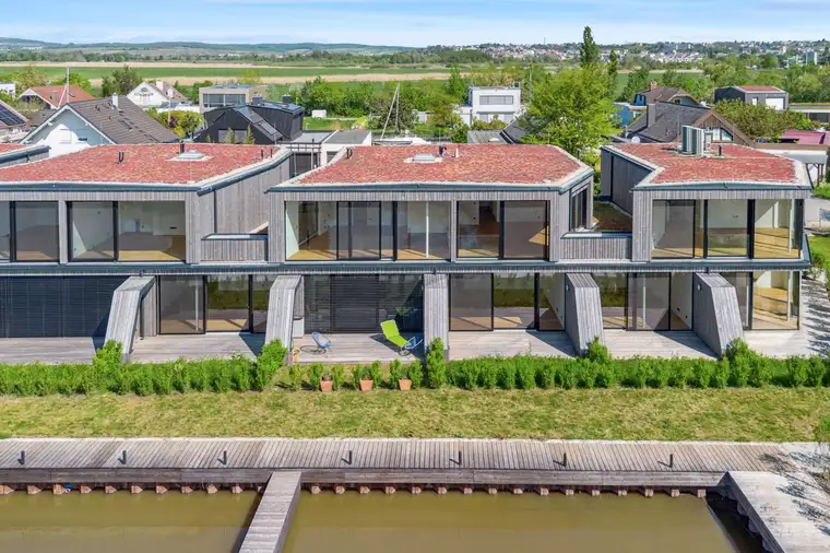 Exquisite Ferienwohnung mit eigenem Seezugang und Bootsanlegeplatz