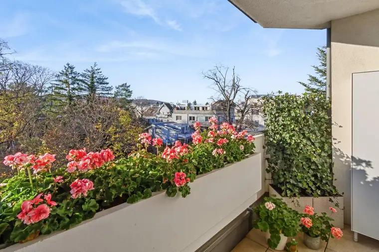 Anlagewohnung mit lebenslangem Wohnrecht: Traumhafte 4-Zimmer-Wohnung mit Loggia und Garten!