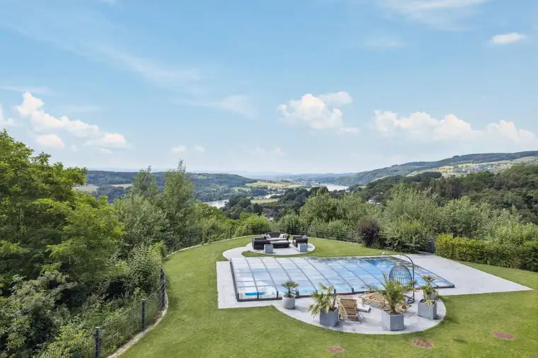 Luxus pur - Alleinlage - Blick über das Donautal