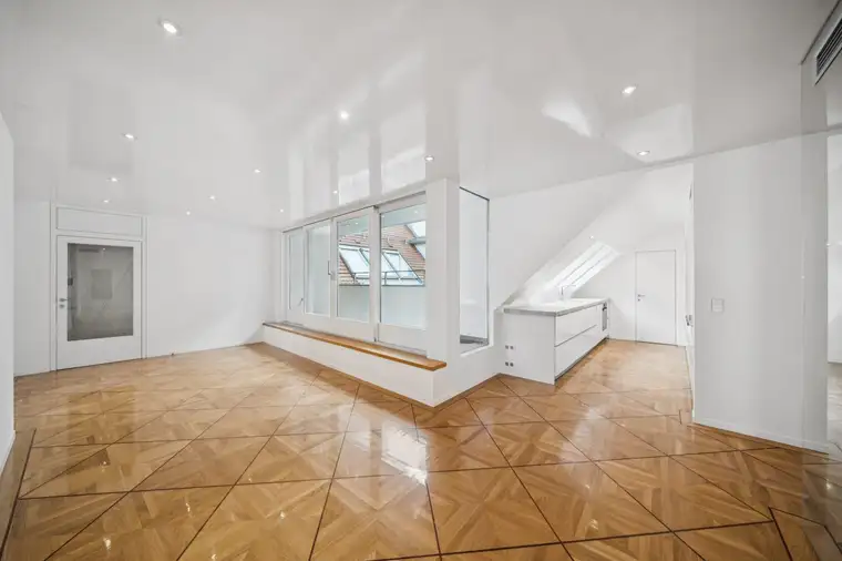 Wohnen bei der Staatsoper: Exklusive Maisonette mit Dachterrasse im 1. Bezirk