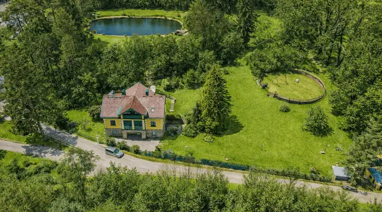 Top-modernisierte Jugendstilvilla! Sensationelles Grundstück!