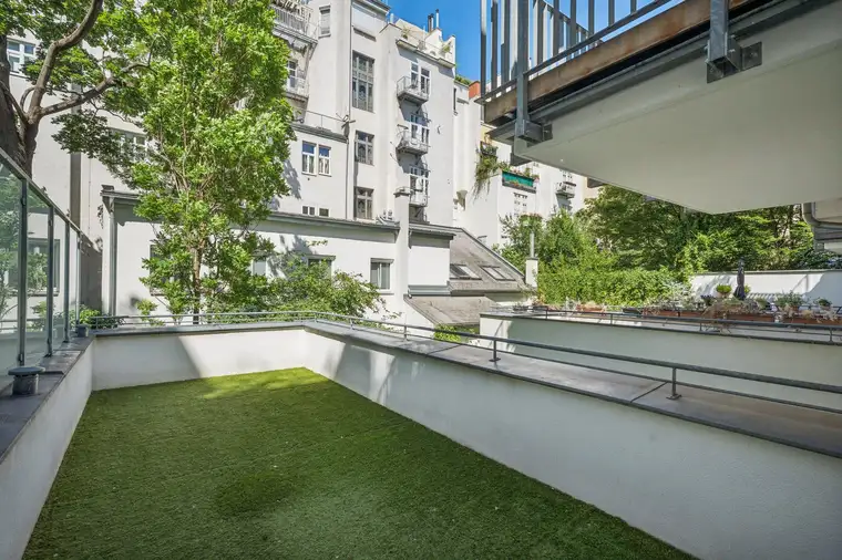 Exklusive 4-Zimmer-Wohnung mit Terrasse und Garagenplatz