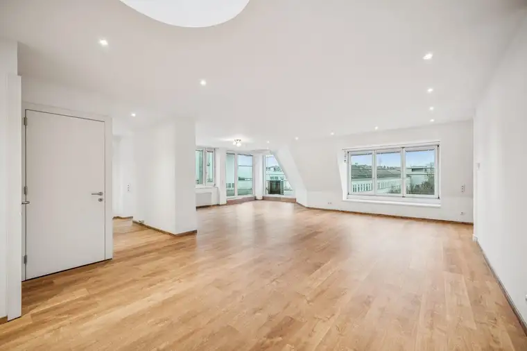 Einzigartige Dachgeschosswohnung mit Terrasse in begehrter Innenstadtlage