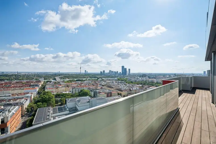 Über den Dächern Wiens: 3-Zimmer-Neubau mit Fitnessstudio, Kinoraum u.v.m.