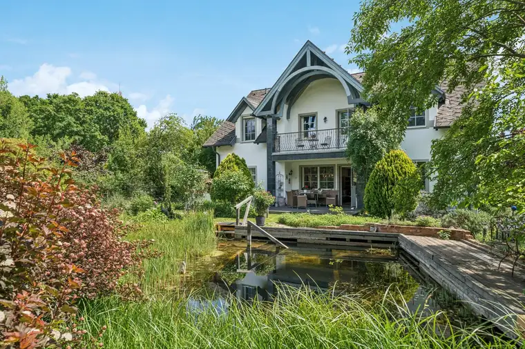 Exklusives Landhaus in Stoob – Großzügiges Wohnen mit Traumgarten und privatem Teich!