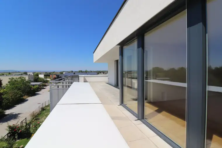 Exklusive Dachgeschosswohnung mit Seezugang