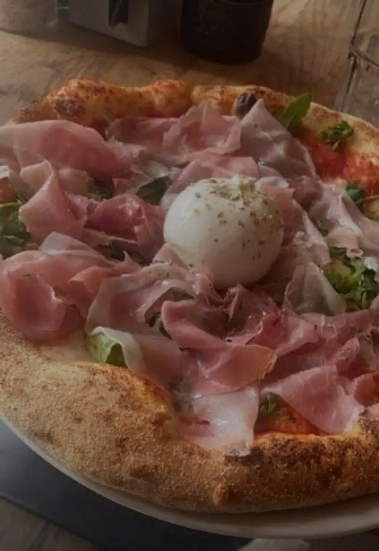 MARIAHILFERSTRASSE Top Imbissbetrieb PIZZA und Getränke in Top Frequenzlage