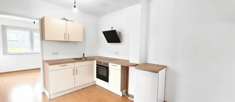 Charmante 2-Zimmer Mini-Wohnung mit Loggia &amp; Terrasse