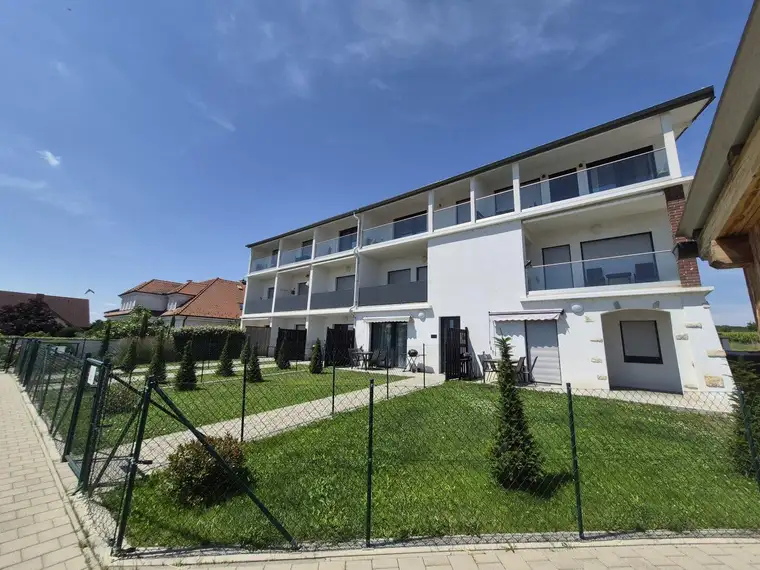Attraktives Investment - 41 m² Wohnung mit Balkon, Klimaanlage und Blick zum Neusiedler See – Ihr Haupt- od. Zweitwohnsitz zwischen Weingärten, Natur und mediterranem Flair