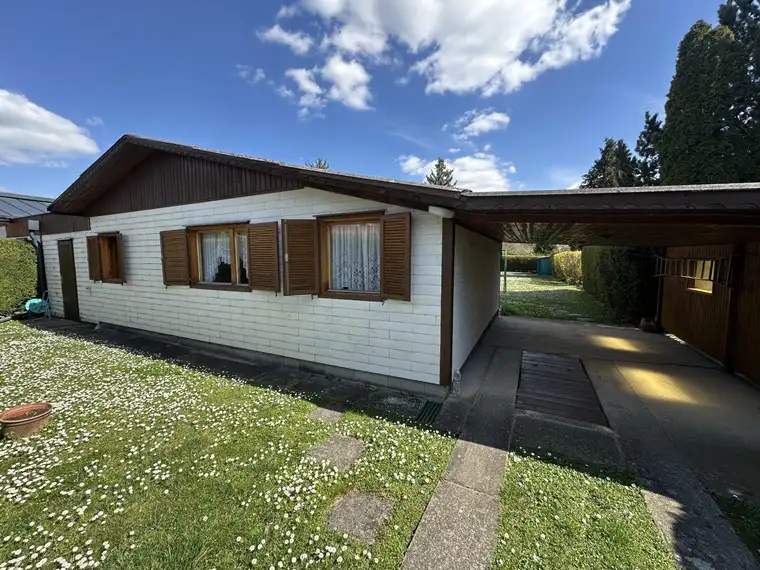 Ferienhaus in Holzriegelbauweise mit Carport - auf Pachtgrund zu verkaufen
