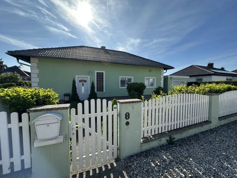 gepflegter Bungalow mit Garage und Vollkeller (in der Siedlung Maria Theresia)