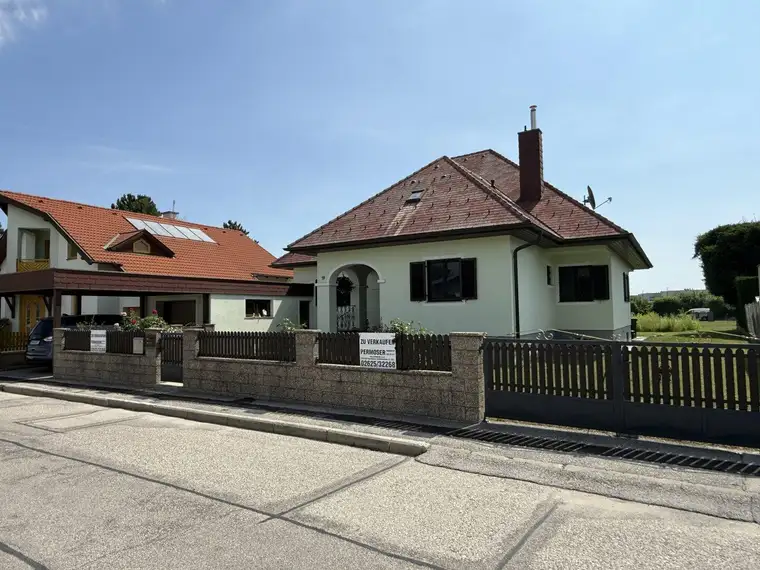 Großzügiges Wohnhaus im begehrten Ungarviertel mit Vollkeller, Garage &amp; Carport zu verkaufen