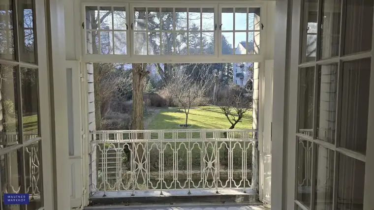 Hochwertige Altbauwohnung in absoluter Grünruhelage mit verglaster gartenseitiger Loggia -Gartenmitbenützung!