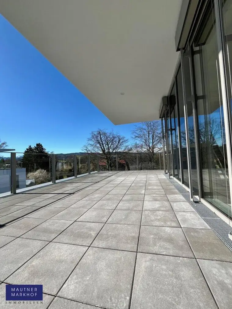 Penthouse beim Attersee - Hochwertig ausgestattet, großzügige Terrasse, Fernblick - Erstbezug!