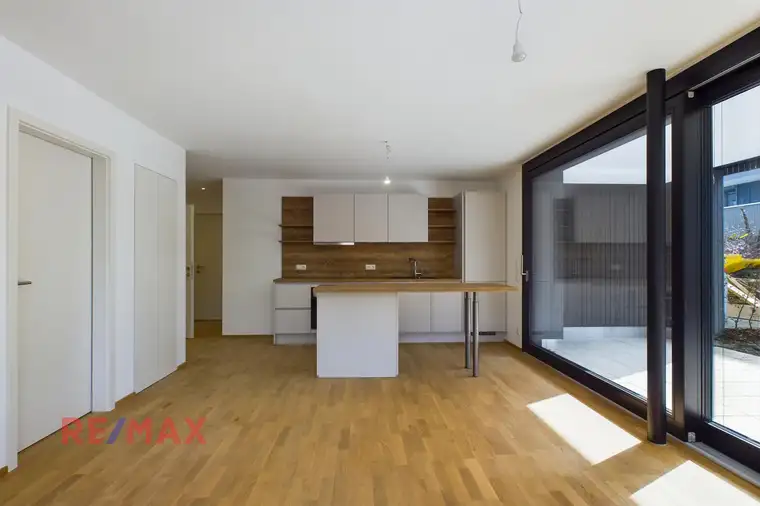 Stylisch &amp; neu: 2-Zimmer-Gartenwohnung in Höchst ab sofort beziehbar!